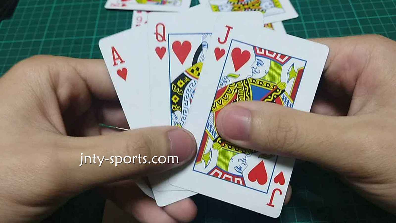 在黄金体育快速玩起棋牌游戏《越南扑克》经典比大小
